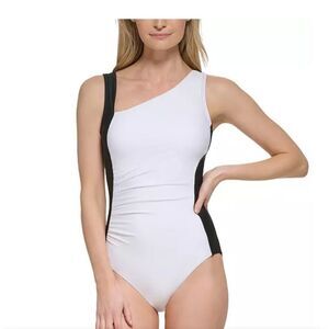 NWT Calvin Klein